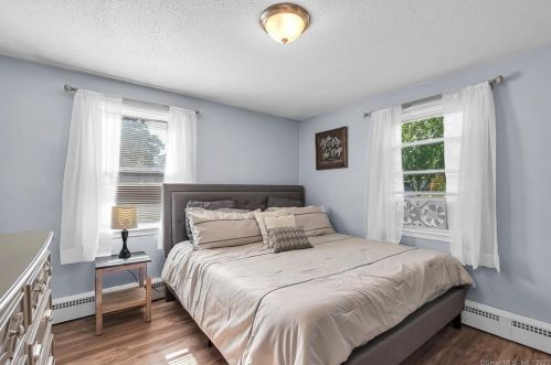 23 Arthur Ave, Enfield CT 06082-2502 exterior