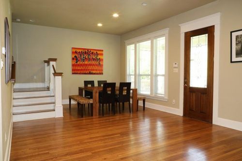 1305 Cometa St, Austin, TX 78721-1219