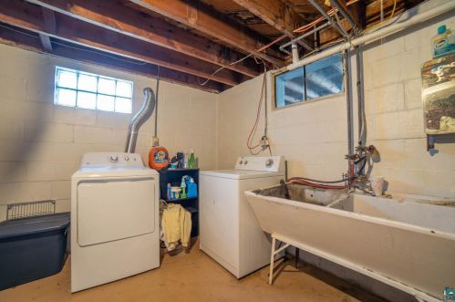 424 Arrowhead Rd, Duluth MN 55803-2470 exterior