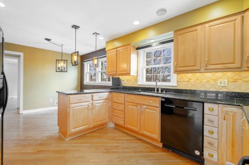 57 Locksley Dr, Pittsburgh PA  15235-5117 exterior