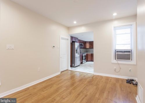 2124 Manton St, Philadelphia PA  19146-4313 exterior