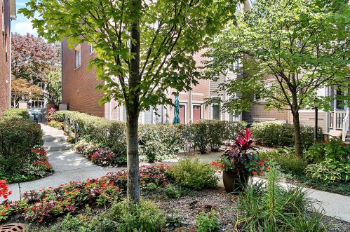 1251 Fletcher St, Chicago IL 60657-3283 exterior