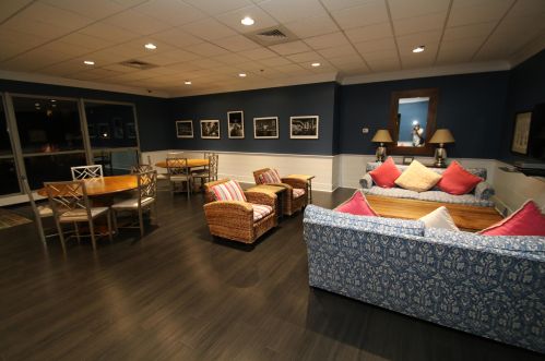 1660 Prospect Ave, Milwaukee WI 53202-2400 exterior