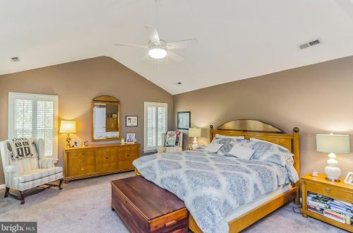 13606 Mt Prospect Dr, Rockville MD 20850-3510 exterior