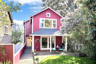 5240 Kirkwood Pl, Seattle, WA 98103-6240