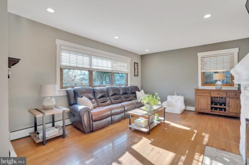 104 Morgan Ave, Riverton NJ 08077-1106 exterior