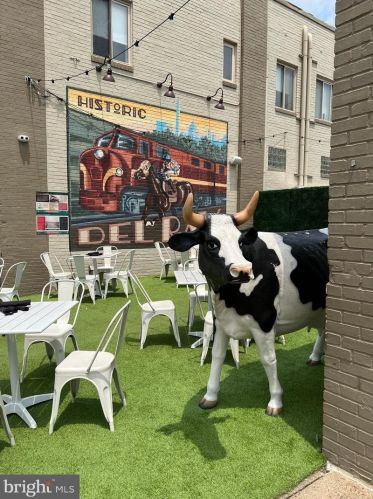 18 Masonic Vw Ave, Alexandria VA 22301-2204 exterior