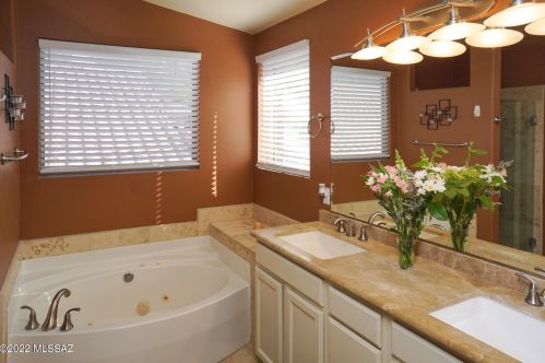 7724 Mcgee Mountain Rd, Tucson AZ 85750-7406 exterior