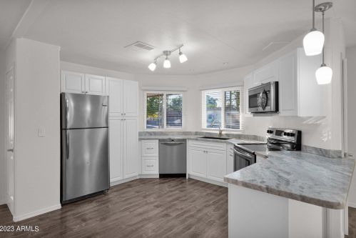 16216 35th St, Phoenix AZ  85032-3121 exterior