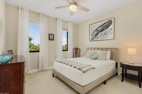 601 91 Ave, Naples FL 34108-2426 exterior