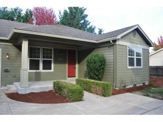 1915 Minda Dr, Eugene OR  97401-7277 exterior