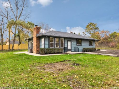 21355 Beck Rd, Northville MI  48167-3319 exterior