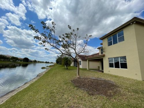 2213 Newport Is Blvd, Fort Pierce FL 34953-4378 exterior