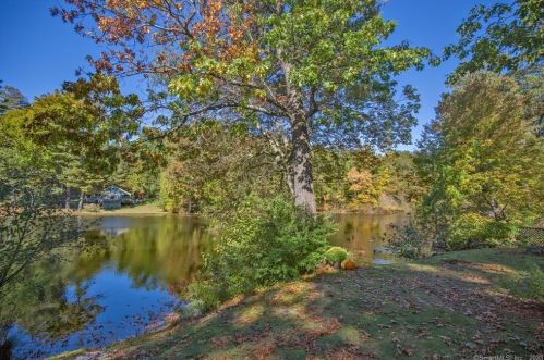 173 Cottage Rd, Enfield CT 06082-2209 exterior