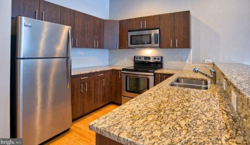 777 Broad St, Philadelphia PA  19147-2504 exterior