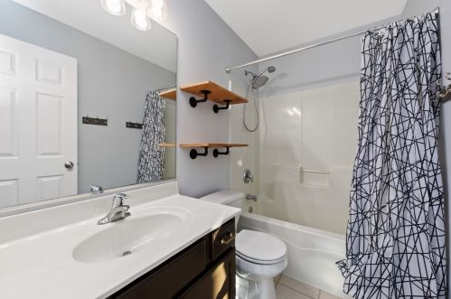 1315 Roth Dr, Joliet IL 60431-7536 exterior