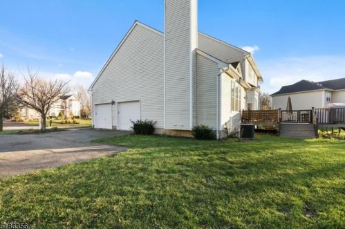 24 Dorset Dr, Hackettstown NJ  07840-5010 exterior