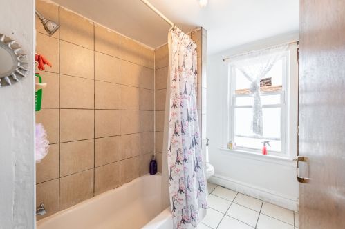 5833 Whipple St, Chicago IL 60659-3708 exterior