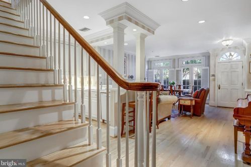 25 Wilkes St, Alexandria VA 22314-3853 exterior