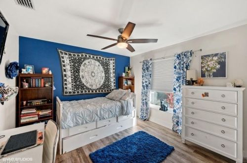 1519 Nottingham Dr, Naples FL 34109-1611 exterior