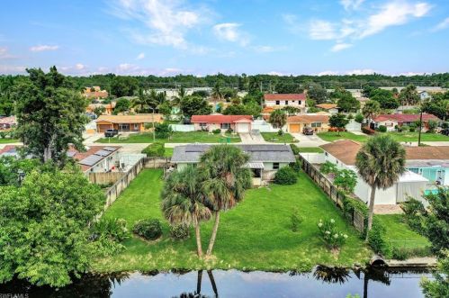 2285 41 Ter, Naples FL 34116-6517 exterior