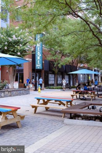 716 Beall Ave, Rockville MD 20850-2107 exterior