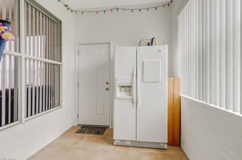 319 Stanhope Cir, Naples FL 34104-0812 exterior