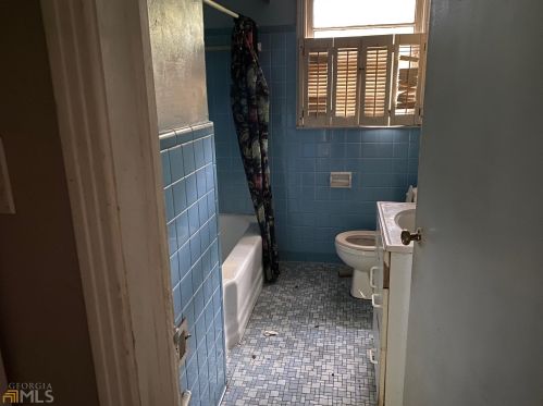 210 Harper Rd, Atlanta GA 30315-7515 exterior