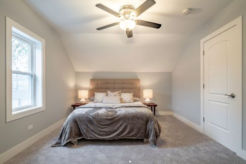 4501 Kilbourn Ave, Chicago IL 60646-5940 exterior