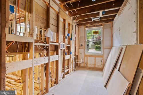 5121 Klingle St, Washington DC  20016-2654 exterior