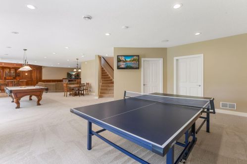 6585 Hillstrom Rd, Maple Plain MN 55359-8748 exterior