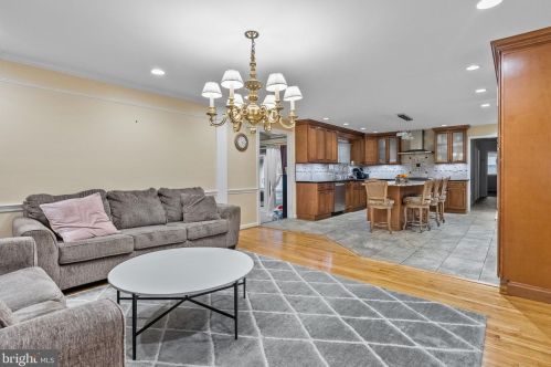 3883 Dempsey Ln, Huntingdon Valley PA  19006-1901 exterior