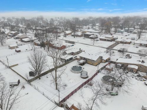 48229 Mallard Dr, New Baltimore MI 48047-2286 exterior