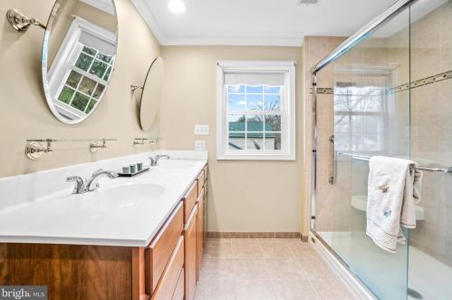 1901 Fallsmead Way, Rockville MD 20854-2640 exterior