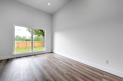 3903 Bernal Dr, Dallas TX 75212-3302 exterior