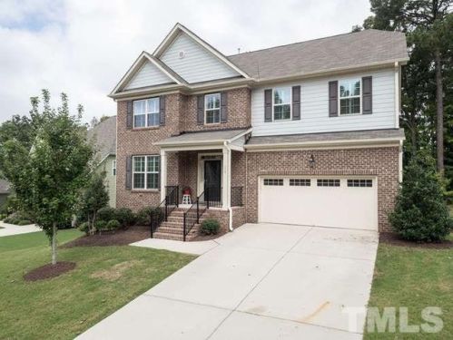 106 Peachtree Ln, Clayton, NC 27527-7035