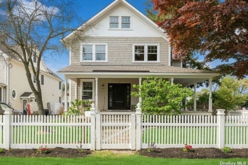 59 Cockonoe Ave, Babylon, NY 11702-1901