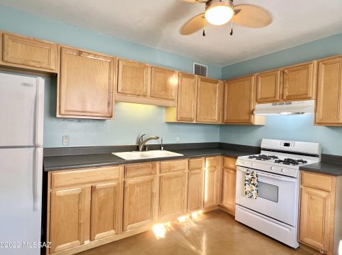 209 Lester St, Tucson AZ 85705-6551 exterior