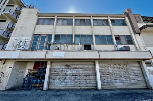 1804 Waiola St, Honolulu, HI 96826-2643