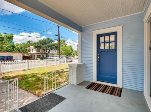 906 38th 1/2 St, Austin TX  78751-5217 exterior