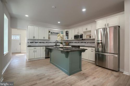 330 Oak St, Pottstown PA  19464-5357 exterior