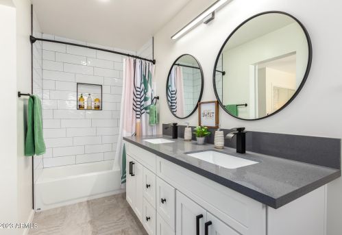 6634 16th Dr, Phoenix AZ  85015-1425 exterior