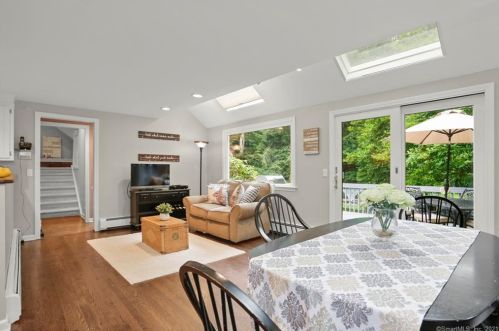 54 Cobbs Ml Rd, Wilton CT exterior