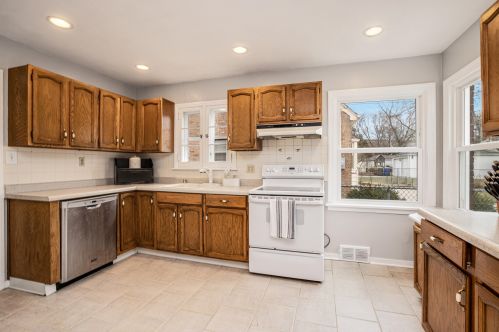 4790 Sheffield Ave, Milwaukee WI 53217-5962 exterior