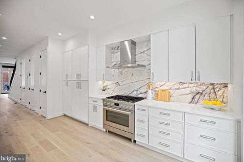 1834 Swann St, Washington DC  20009-5505 exterior