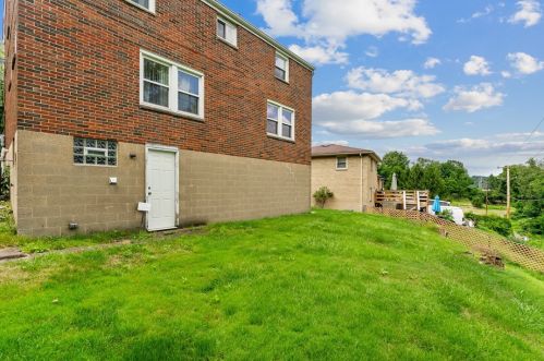 104 Mcalister Dr, Pittsburgh PA 15235-4055 exterior