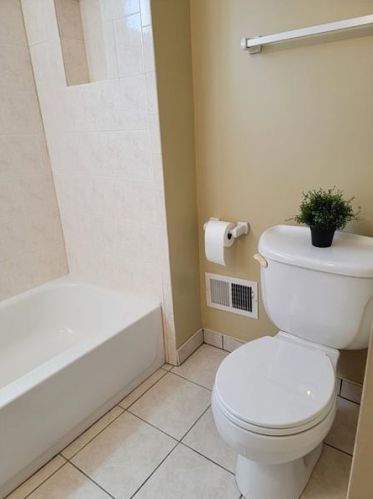 1213 4th Ave, Moon Twp PA 15108-1617 exterior