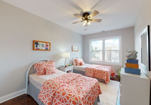 4934 Claremont Ave, Chicago IL  60625-1912 exterior