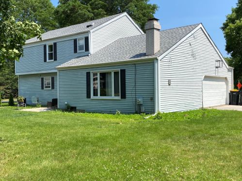 6038 Silver Brook Ln, Milwaukee, WI 53223-2243