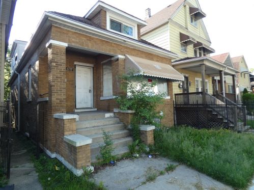 6727 Oakley Ave, Chicago, IL 60636-2405